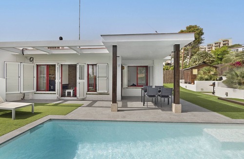 Vallpineda House | Holiday Home with Moutain View, Private Pool, A/C & WiFi