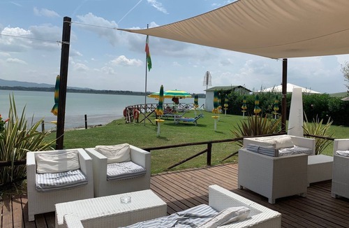 Castiglione del Lago House | Holiday Home "Il Forcone" with Shared Pool & Wi-Fi