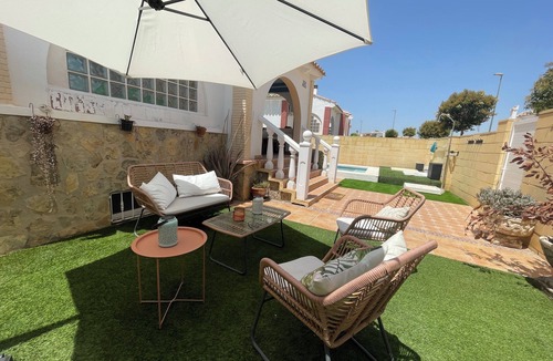 Jeronimo y Avileses y Balsicas de Arriba Villa | Holiday home in a quiet area, opposite a golf course and 20 min from the beach