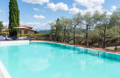 Canalicchio House | Holiday Home in Collazzone with Pool & Sauna