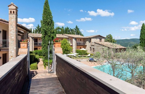 Canalicchio House | Holiday Home in Collazzone With Pool & Sauna