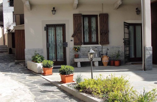 Madonna del Sasso House | Holiday home in the city center and with TV satellite