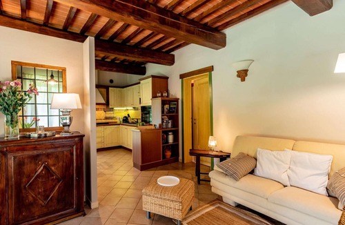 Margine Coperta-Traversagna Cottage | Holiday Home in Tuscany with Pool & Olive Trees