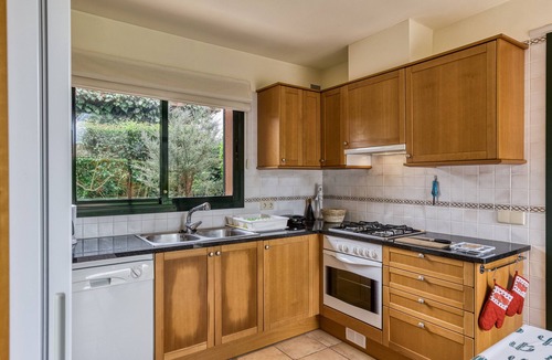 Navata House | Holiday Home 'Josi' with Shared Pool, Private Terrace and Wi-Fi