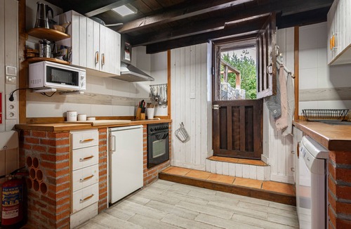 Bobia de Arriba House | Holiday Home 'La Terraza De Onís' with Mountain View, Private Terrace and Wi-Fi