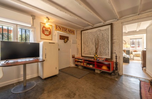 Riudecanyes House | Holiday Home 'La Fabriqueta' with Mountain View, Wi-Fi and Air Conditioning