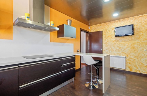 Albinyana House | Holiday Home 'La Mediterranea Village' with Mountain View, Wi-Fi and Air Conditioning