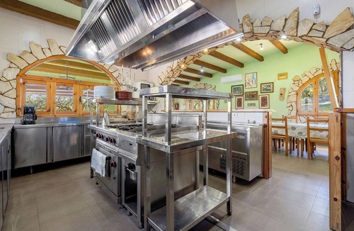La Riera de Gaia House | Holiday Home 'La Xaconera' with Private Pool, Wi-Fi and Air Conditioning