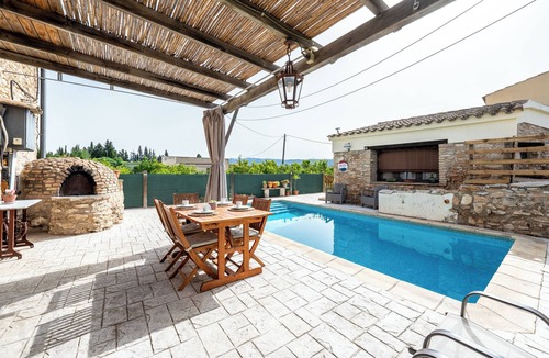 Tortosa House | Holiday Home 'Lo Molí De La Jòrdia' with Private Pool, Wi-Fi and Air Conditioning