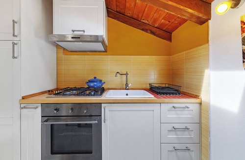 Osiglia House | Holiday Home 'Maison Nature E Relax Zaffiro' with Mountain View, Shared Garden and Wi-Fi