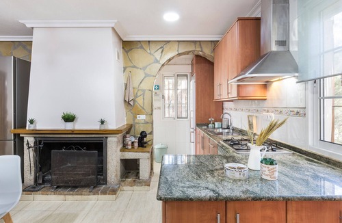 Totana House | Holiday Home 'Mi Bella' with Private Pool, Wi-Fi and Air Conditioning