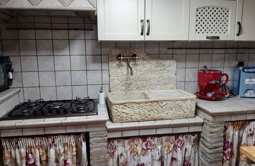 Palombaro House | Holiday Home 'Nel Cuore Della Maiella' with Mountain View, Private Terrace and Wi-Fi