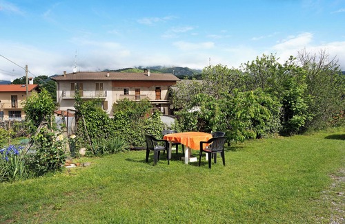 Dronero House | Holiday Home 'Pin E Cele' with Mountain View, Private Terrace and Balcony