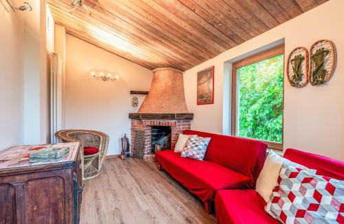 Piasco House | Holiday Home Poderi Alugi Serravalle by Interhome