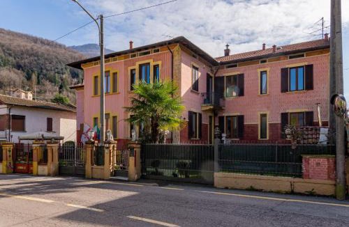 Porto Ceresio House | Holiday Home Valentina by Interhome