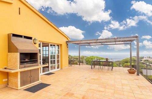 Begur House | Holiday Home 'Villa La Veleta On Costa Brava' with Sea View, Private Pool and Wi-Fi