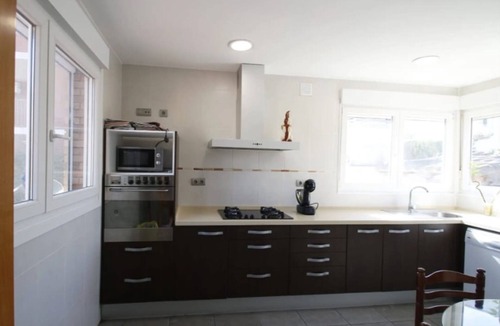 Cambrils House | Holiday Home 'Villa Magdalena' with Private Terrace, Wi-Fi and Air Conditioning