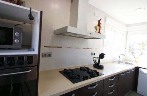 Cambrils House | Holiday Home 'Villa Magdalena' with Private Terrace, Wi-Fi and Air Conditioning