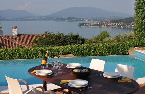 Arona House | Holiday house Meina for 1 - 8 persons with 4 bedrooms - Holiday home
