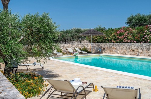 Castellana Grotte Villa | holiday vacation large villa rental italy, bari, puglia, apulia, trulli, pool, wifi, short term long term italian villa