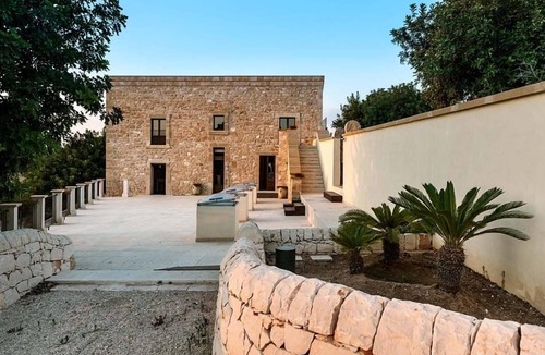 Scicli Villa | holiday vacation large villa rental italy, sicily, scicli, pool, WiFi, short term long term large villa to rent to let