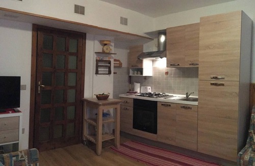 Roccaraso Apartment | Homerez - 1-Bedroom Mountain View Apartment