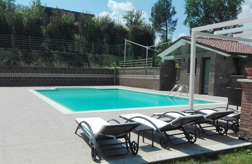 Caiazzo Apartment | Homerez - Appartement for 5 ppl. with shared pool and garden at Bosco di Caiazzo