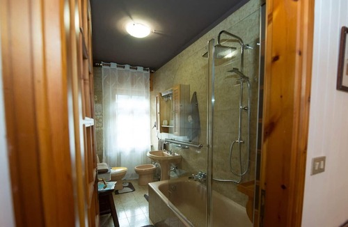 Villa-Nabian Apartment | Homerez - Appartement for 4 ppl. with shared pool and garden at Villa-nabian