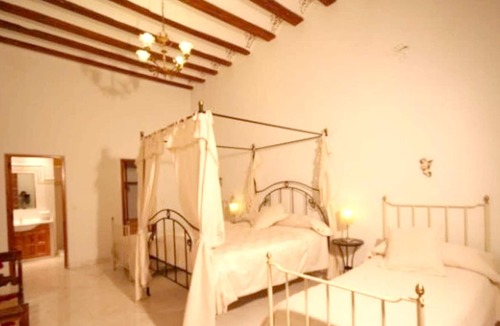 Ayora House | Homerez - Big house for 23 ppl. with terrace at Ayora