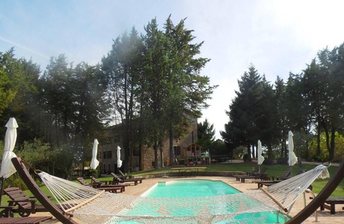 Ramazzano Villa | Homerez - Big villa for 26 ppl. with swimming-pool at Loc. Ramazzano, Perugia