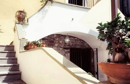 Francolise House | Homerez - Charming House in Francolise with Sea View