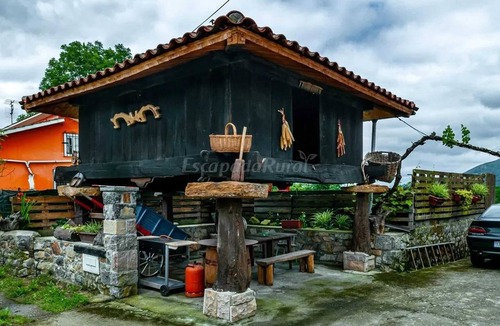 Cangas de Onis House | Homerez - Family House, Isongo, Fireplace