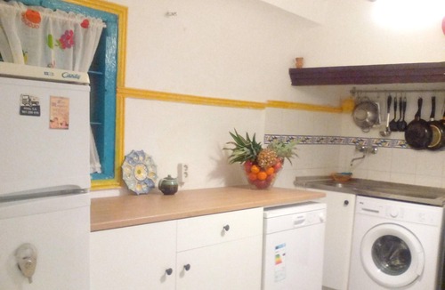 El Poyo del Cid House | Homerez - House for 6 ppl. with garden, terrace and balcony at El Poyo del Cid