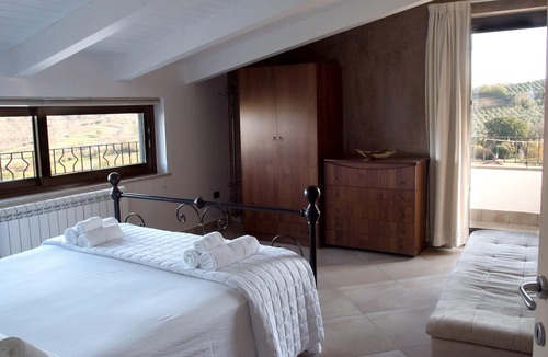 Caiazzo House | Homerez - Nice house for 6 ppl. with shared pool and garden at Bosco di Caiazzo