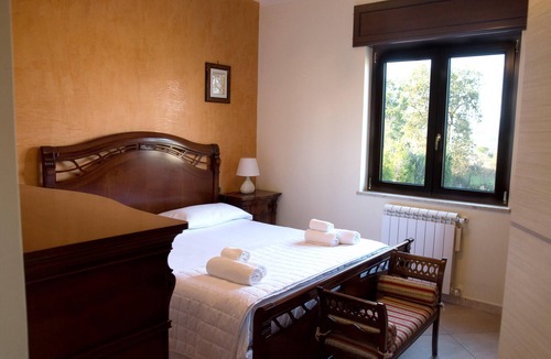 Caiazzo House | Homerez - Nice house for 6 ppl. with shared pool and garden at Bosco di Caiazzo