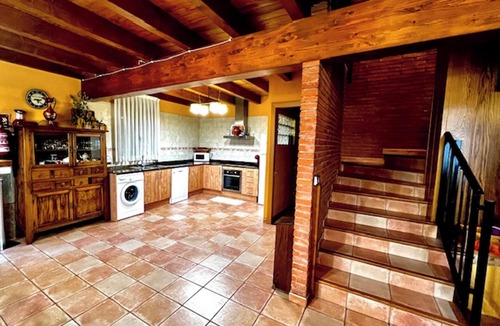 Ogassa House | Homerez - Spacious House in Ogassa with Terrace and BBQ