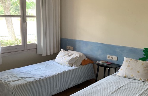 Camallera Villa | Homerez - Villa for 10 ppl. with swimming-pool, garden and terrace at Camallera
