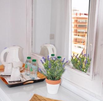 Denia House | Hostal Comercio