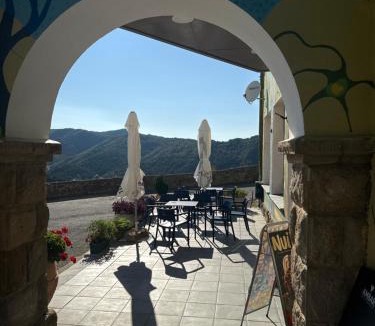 Petilla de Aragon House | Hostal Don Santiago Ramon y Cajal
