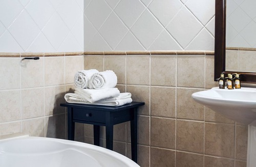 Erill la Vall Hostel | Hostal La Plaça