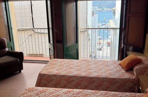 Port de la Selva Hostel | Hostal Sol i Sombra