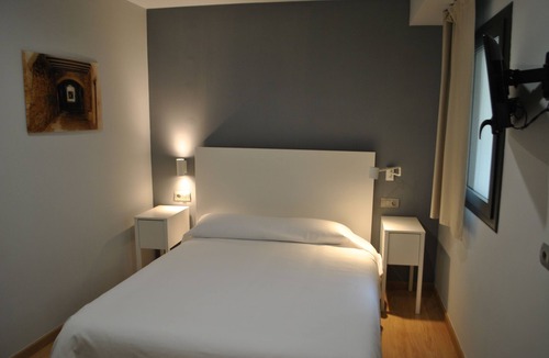 Cervera Hostel | Hostal Universitat Cervera