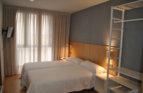 Cervera Hostel | Hostal Universitat Cervera