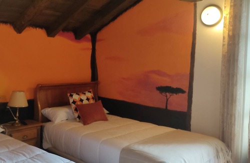 Ituren Apartment | Hostel Mendaurpe. H 5. Room with bathroom. Nature and relaxation