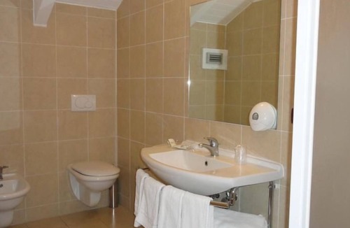 Volpiano Hotel | Hotel Vazzana