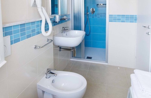 San Bartolomeo al Mare Hotel | Hotel Villa San Giuseppe