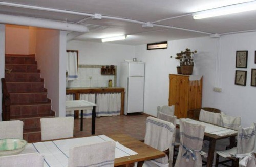 Elche De La Sierra House | House ∙ 5 bedrooms ∙ 10 guests