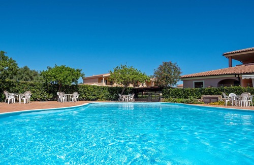 Murta Maria Apartment | House in residence with swimming pool 2 km from the sea