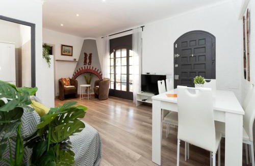El Mas Bosca House | House in Roses near Aqua Brava Water Park