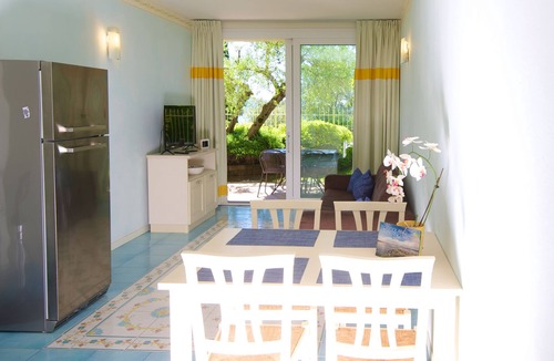 Toscolano Maderno Apartment | House